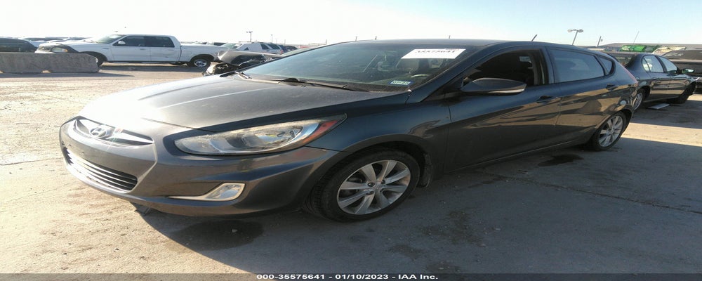 KMHCU5AE2DU086754 2013 HYUNDAI ACCENT photo no. 2