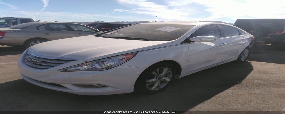 5NPEC4AC5BH227168 2011 HYUNDAI SONATA photo no. 2