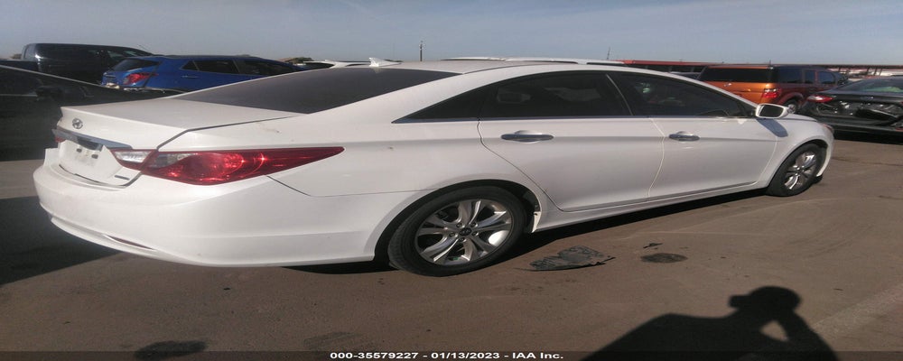 5NPEC4AC5BH227168 2011 HYUNDAI SONATA photo no. 4