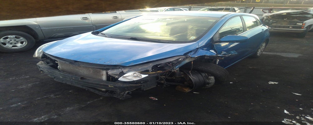 KMHD35LH0HU384806 2017 HYUNDAI ELANTRA GT photo no. 2