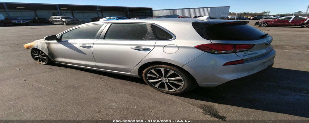 KMHH35LE5JU018353 2018 HYUNDAI ELANTRA GT photo no. 3