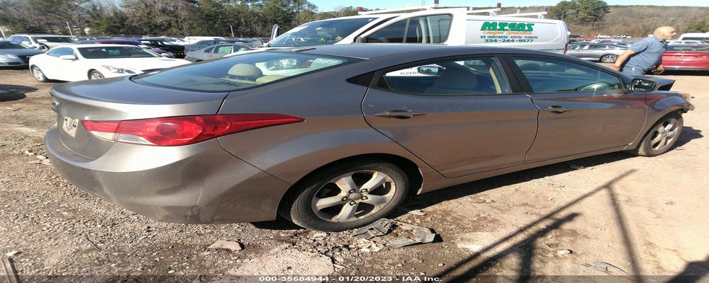 5NPDH4AEXBH004445 2011 HYUNDAI ELANTRA photo no. 4