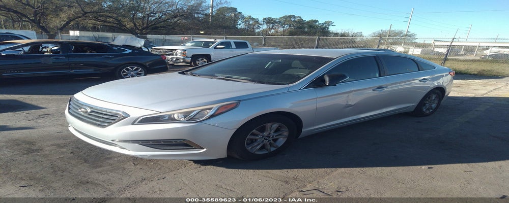 5NPE24AA9FH127534 2015 HYUNDAI SONATA photo no. 2