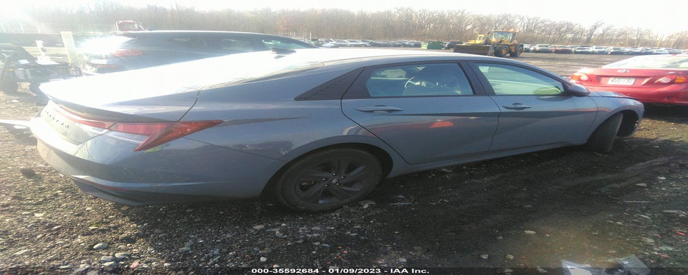 KMHLM4AG1NU305622 2022 HYUNDAI ELANTRA photo no. 4