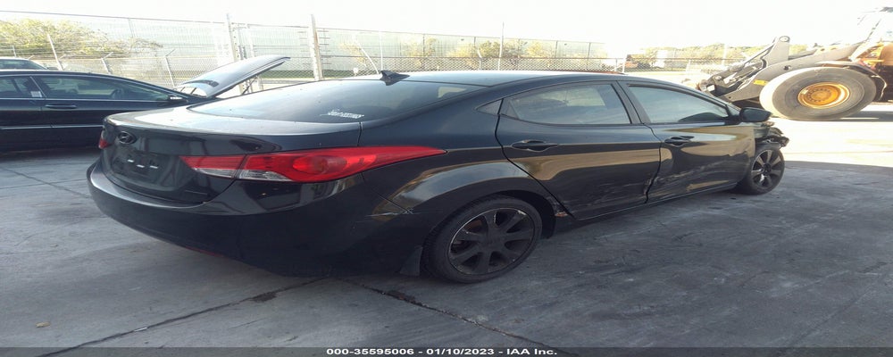 5NPDH4AE3DH185679 2013 HYUNDAI ELANTRA photo no. 4