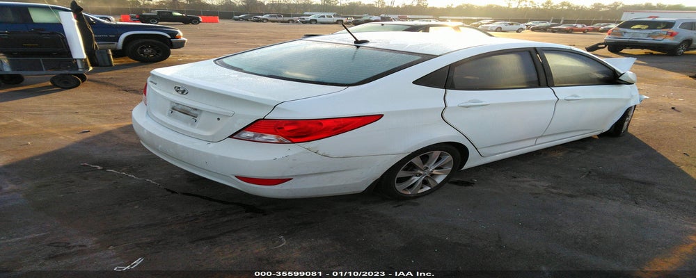 KMHCU4AEXEU592375 2014 HYUNDAI ACCENT photo no. 4