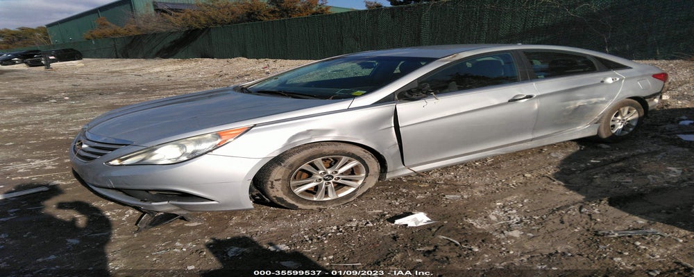 5NPEB4AC2EH932999 2014 HYUNDAI SONATA photo no. 2