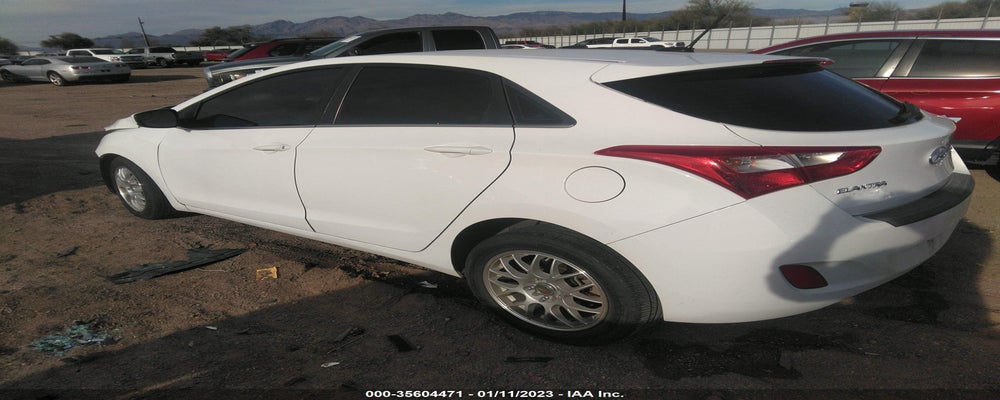 KMHD35LH9HU360956 2017 HYUNDAI ELANTRA GT photo no. 3