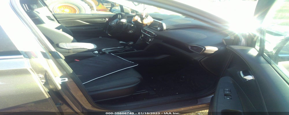 5NMS23AD4KH101471 2019 HYUNDAI SANTA FE photo no. 5