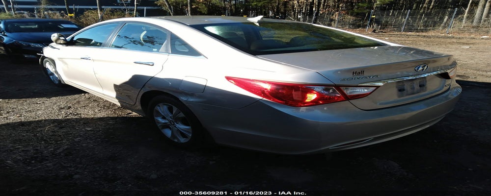 5NPEC4AC1BH121350 2011 HYUNDAI SONATA photo no. 3