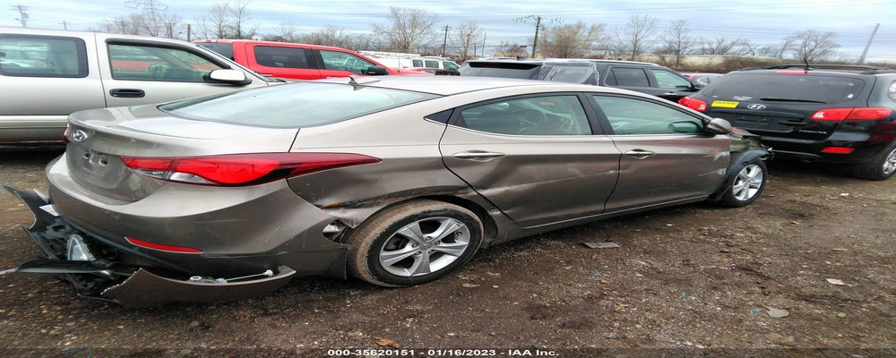 5NPDH4AE5GH733718 2016 HYUNDAI ELANTRA photo no. 4