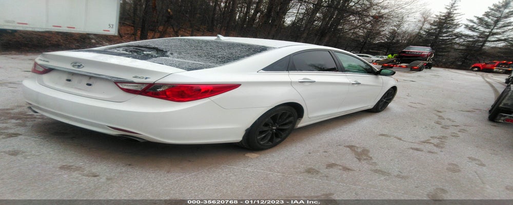 5NPEC4ABXBH317228 2011 HYUNDAI SONATA photo no. 4