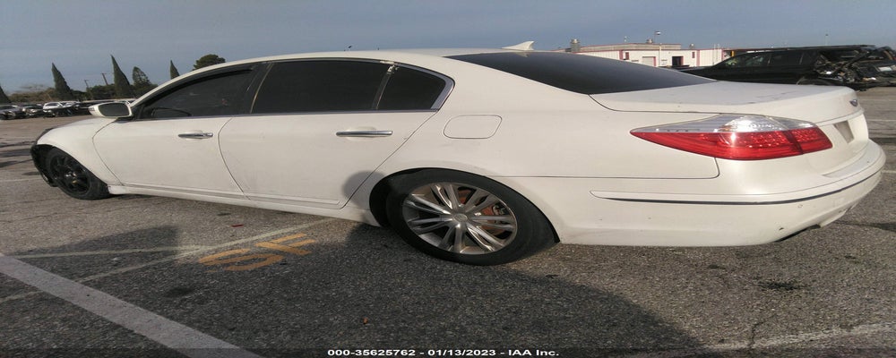 KMHGC4DE9AU096557 2010 HYUNDAI GENESIS photo no. 3
