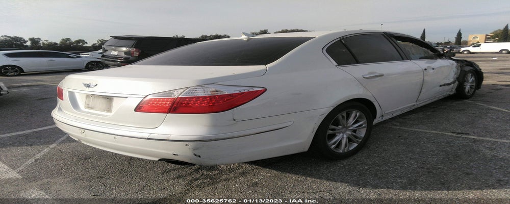 KMHGC4DE9AU096557 2010 HYUNDAI GENESIS photo no. 4