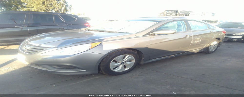 5NPEB4AC2EH812717 2014 HYUNDAI SONATA photo no. 2