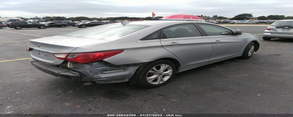 5NPEB4AC0BH157663 2011 HYUNDAI SONATA photo no. 4