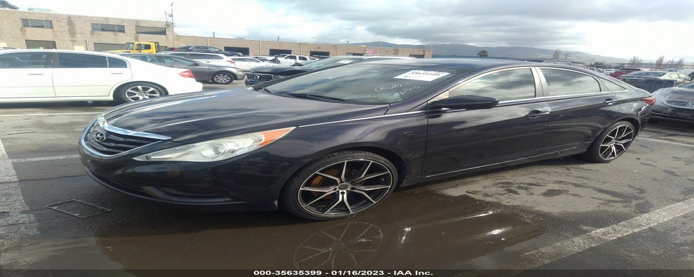 5NPEB4AC2BH100672 2011 HYUNDAI SONATA photo no. 2