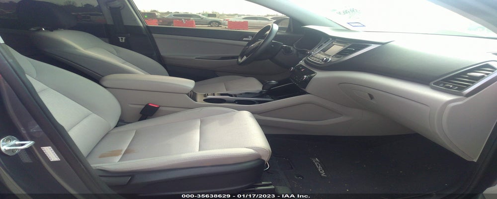KM8J33A28HU561933 2017 HYUNDAI TUCSON photo no. 5