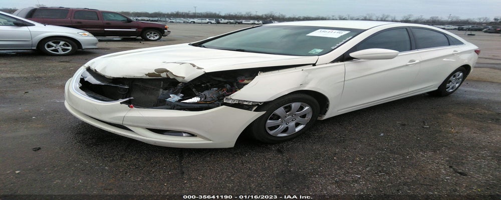 5NPEB4AC4BH067884 2011 HYUNDAI SONATA photo no. 2