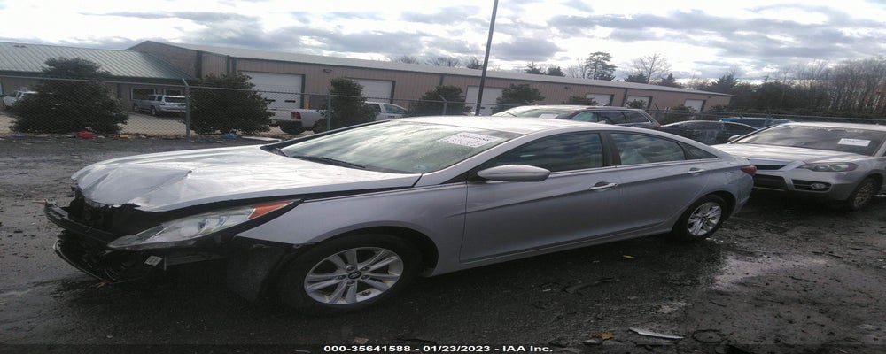 5NPEB4AC7BH286600 2011 HYUNDAI SONATA photo no. 2