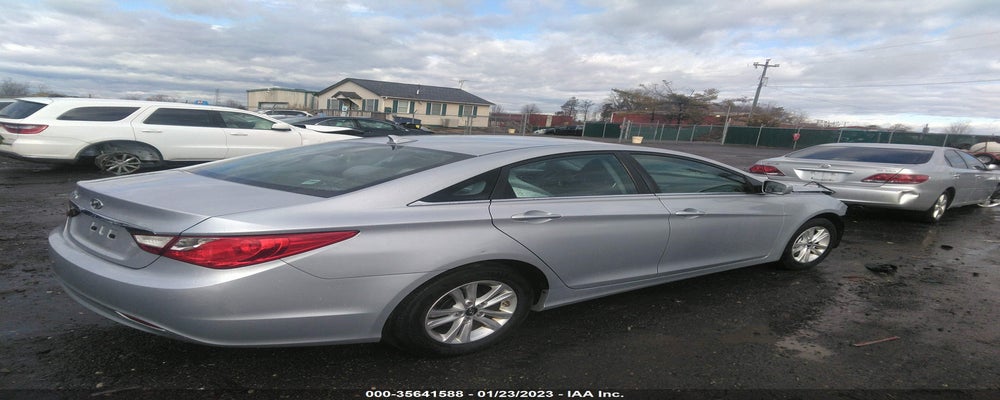 5NPEB4AC7BH286600 2011 HYUNDAI SONATA photo no. 4