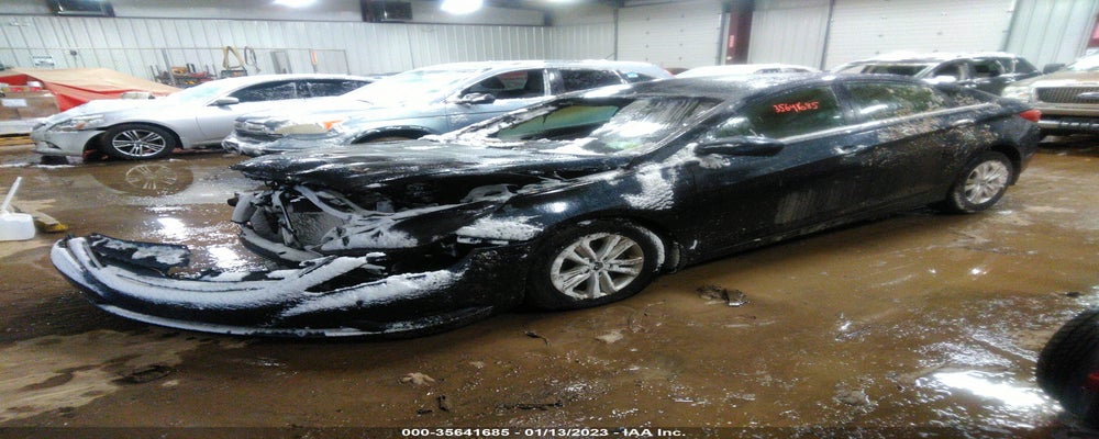 5NPEB4AC6BH103882 2011 HYUNDAI SONATA photo no. 2