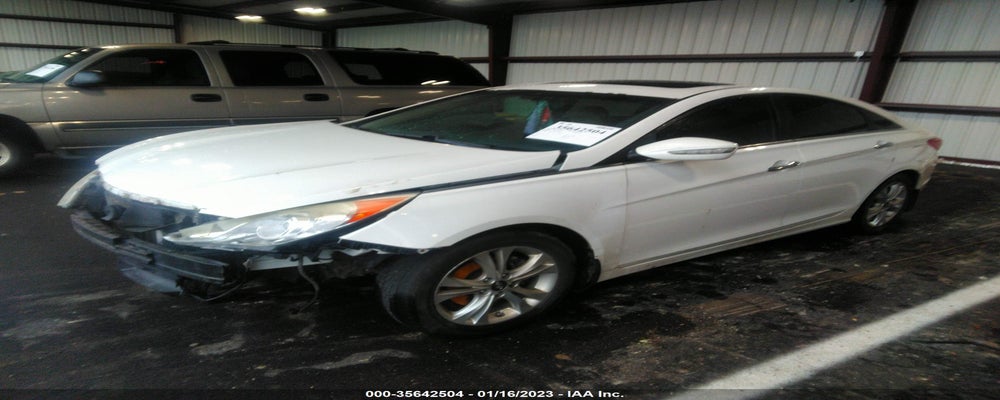 5NPEC4AB0BH307582 2011 HYUNDAI SONATA photo no. 2