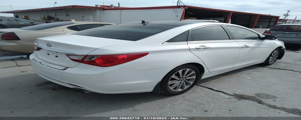 5NPEC4AC3BH179332 2011 HYUNDAI SONATA photo no. 4