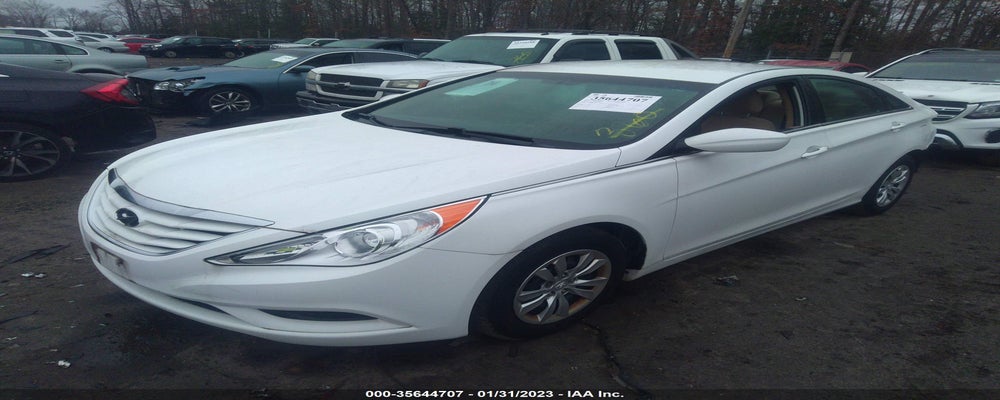 5NPEB4AC8BH179443 2011 HYUNDAI SONATA photo no. 2