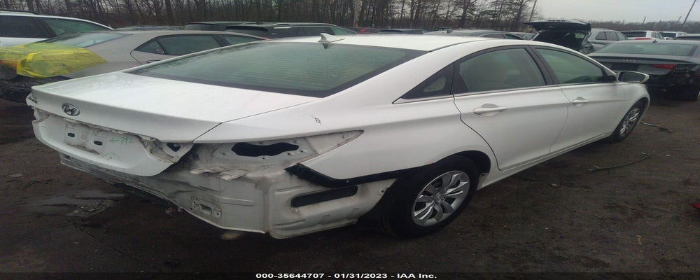 5NPEB4AC8BH179443 2011 HYUNDAI SONATA photo no. 4