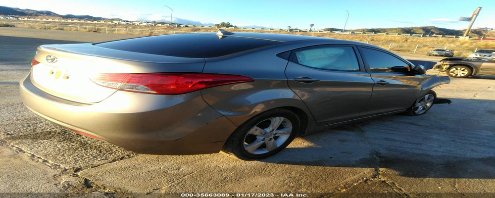 5NPDH4AE3DH230345 2013 HYUNDAI ELANTRA photo no. 4