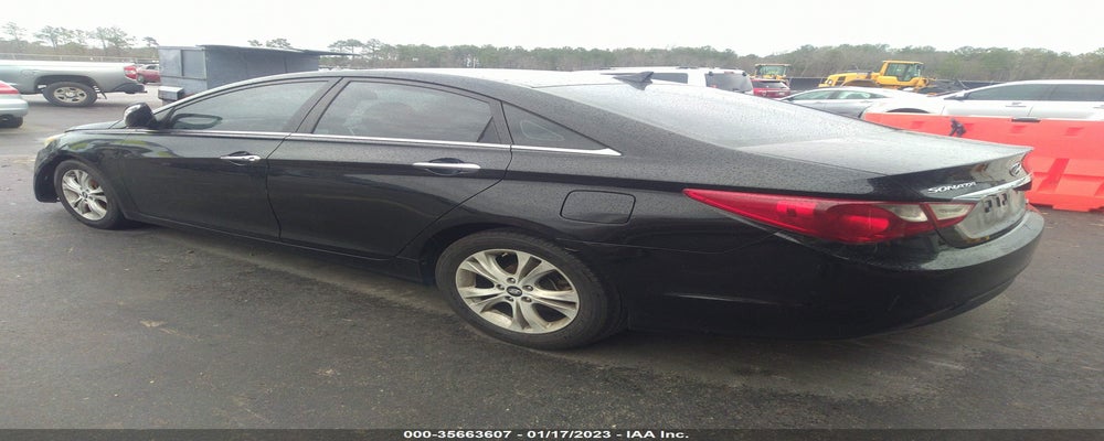 5NPEC4AC9BH039978 2011 HYUNDAI SONATA photo no. 3