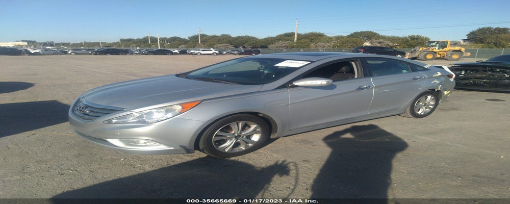 5NPEC4AB2BH293863 2011 HYUNDAI SONATA photo no. 2