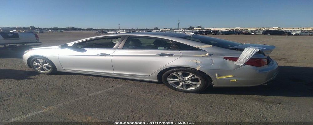 5NPEC4AB2BH293863 2011 HYUNDAI SONATA photo no. 3