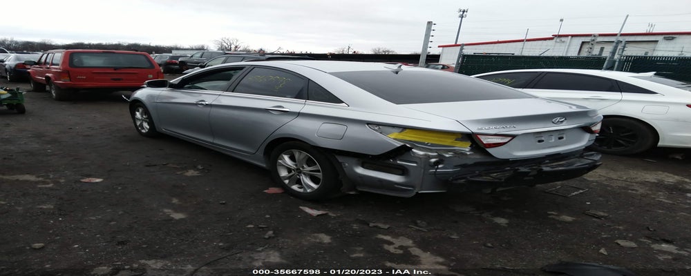 5NPEC4AC9BH235483 2011 HYUNDAI SONATA photo no. 3