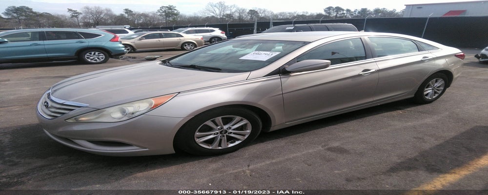 5NPEB4AC4BH076391 2011 HYUNDAI SONATA photo no. 2