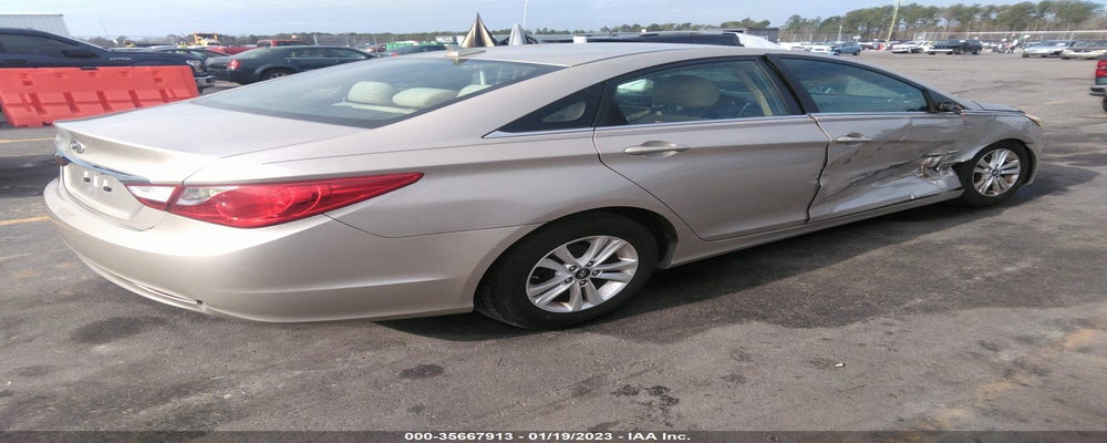 5NPEB4AC4BH076391 2011 HYUNDAI SONATA photo no. 4