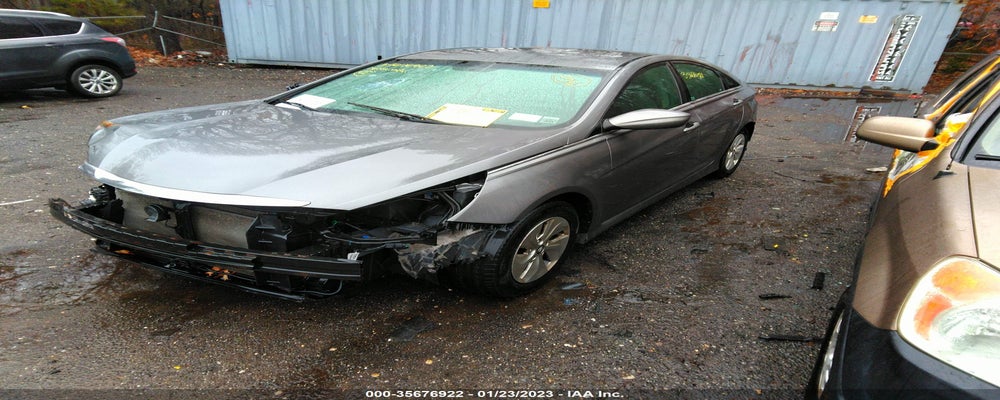 5NPEB4AC1EH827970 2014 HYUNDAI SONATA photo no. 2