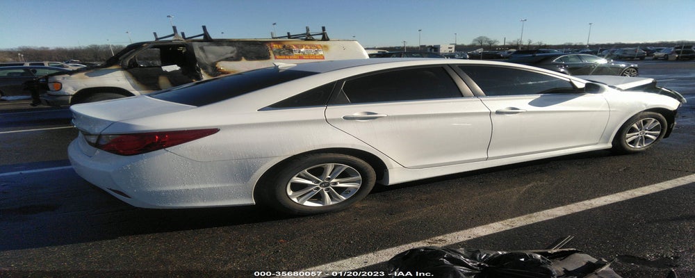5NPEB4AC2EH832305 2014 HYUNDAI SONATA photo no. 4