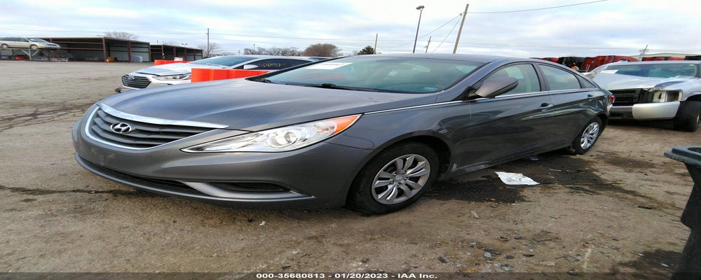 5NPEB4AC1BH272692 2011 HYUNDAI SONATA photo no. 2