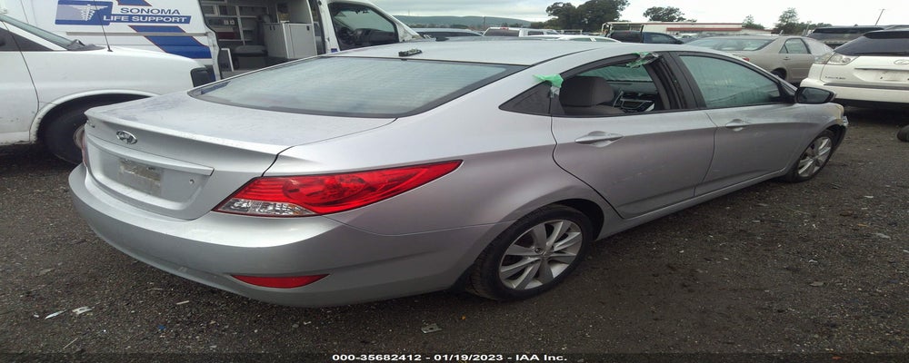 KMHCU4AE2DU429055 2013 HYUNDAI ACCENT photo no. 4