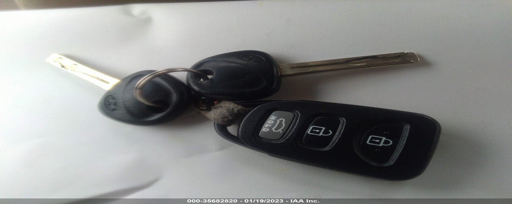 5NPEB4ACXCH456837 2012 HYUNDAI SONATA photo no. 11