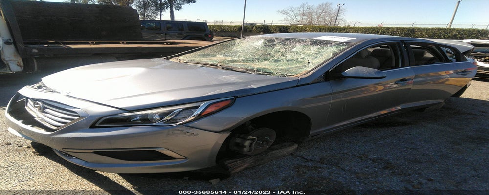 5NPE24AF1HH585728 2017 HYUNDAI SONATA photo no. 2