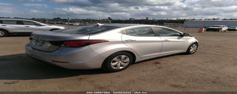 5NPDH4AE6GH773869 2016 HYUNDAI ELANTRA photo no. 4