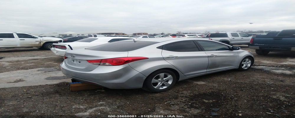 5NPDH4AE2DH315077 2013 HYUNDAI ELANTRA photo no. 4