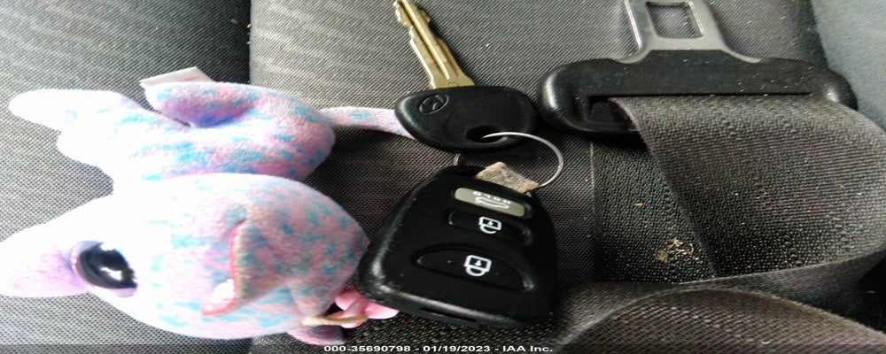 5NPDH4AE8GH758127 2016 HYUNDAI ELANTRA photo no. 11