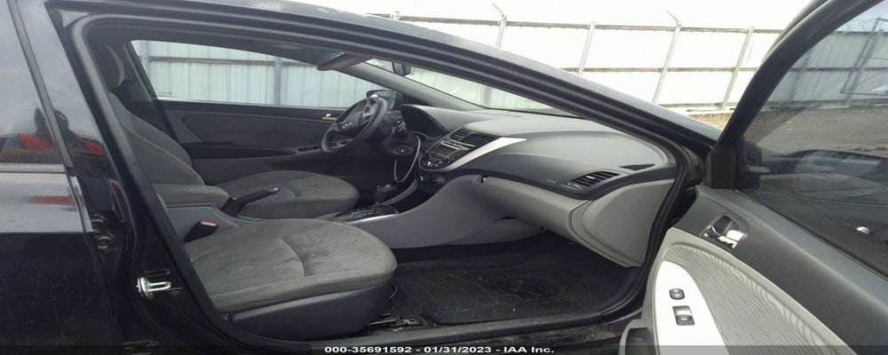 KMHCU4AE4DU283693 2013 HYUNDAI ACCENT photo no. 5