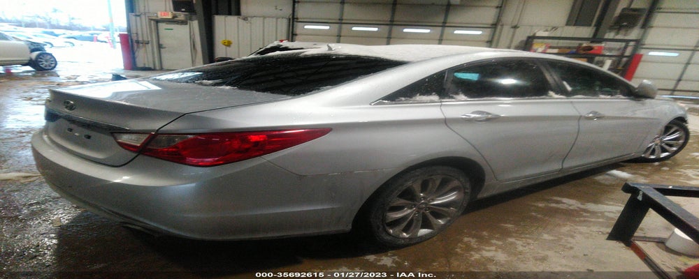 5NPEC4AC8BH054536 2011 HYUNDAI SONATA photo no. 4
