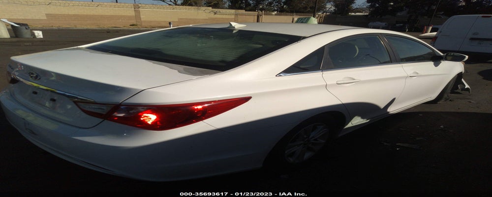 5NPEB4AC2DH572096 2013 HYUNDAI SONATA photo no. 4