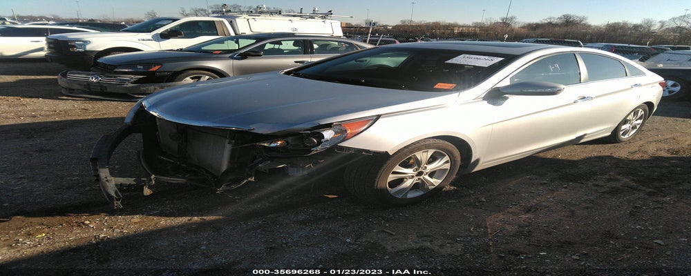 5NPEC4AC9BH084645 2011 HYUNDAI SONATA photo no. 2